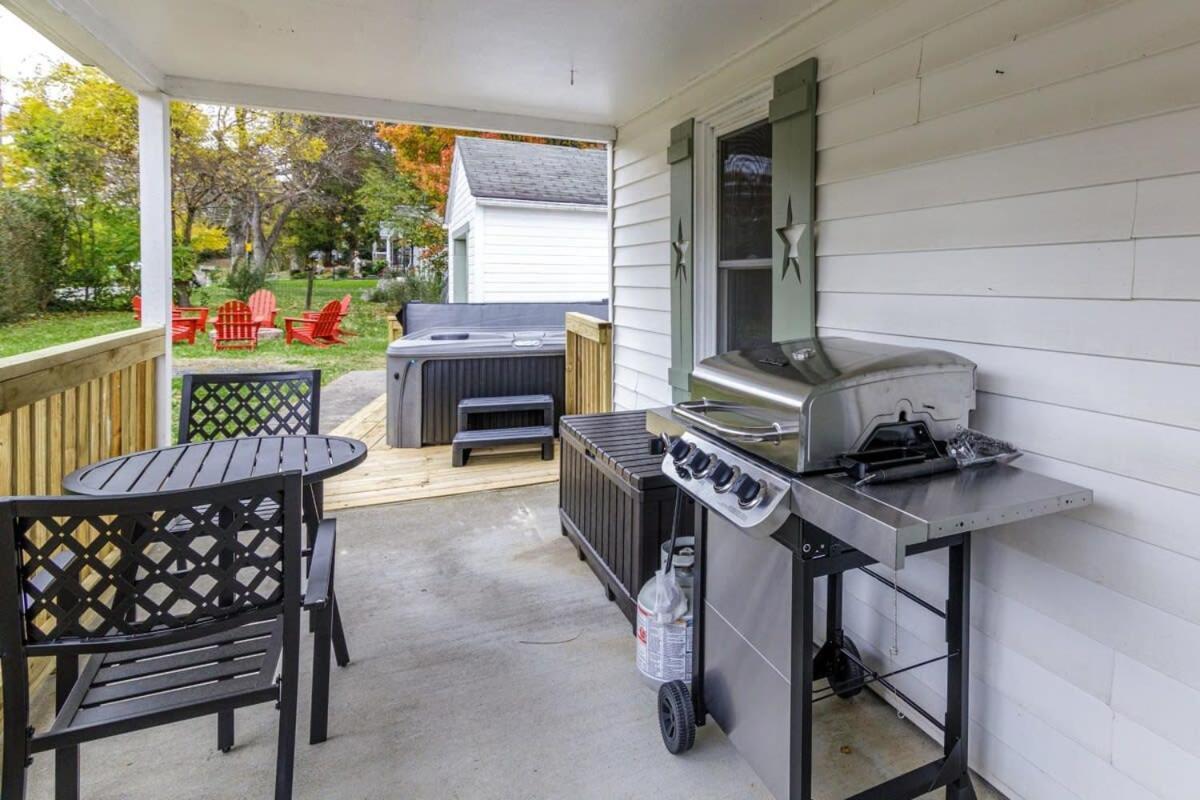 New River Gorge Cottage W Hot Tub, Fire Pit, Grill Oak Hill Exterior foto