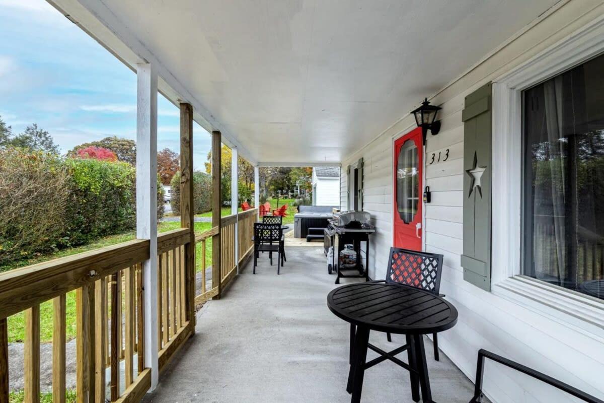 New River Gorge Cottage W Hot Tub, Fire Pit, Grill Oak Hill Exterior foto