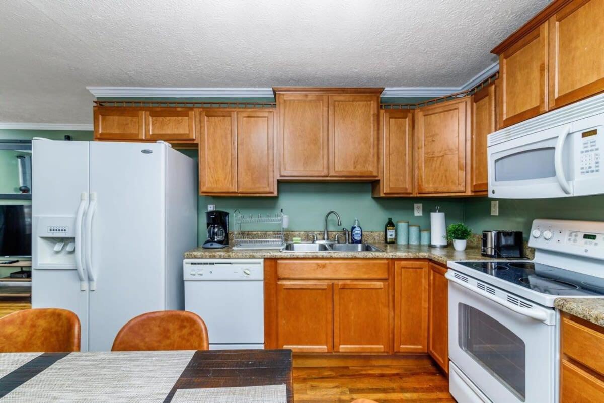 New River Gorge Cottage W Hot Tub, Fire Pit, Grill Oak Hill Exterior foto