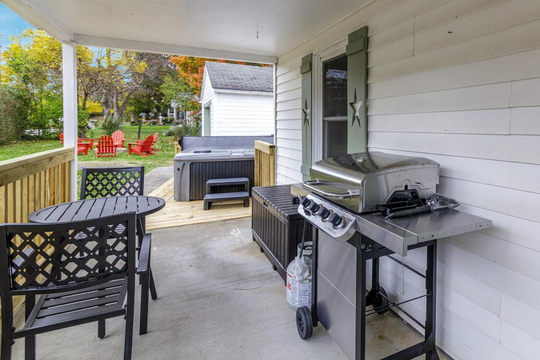 New River Gorge Cottage W Hot Tub, Fire Pit, Grill Oak Hill Exterior foto