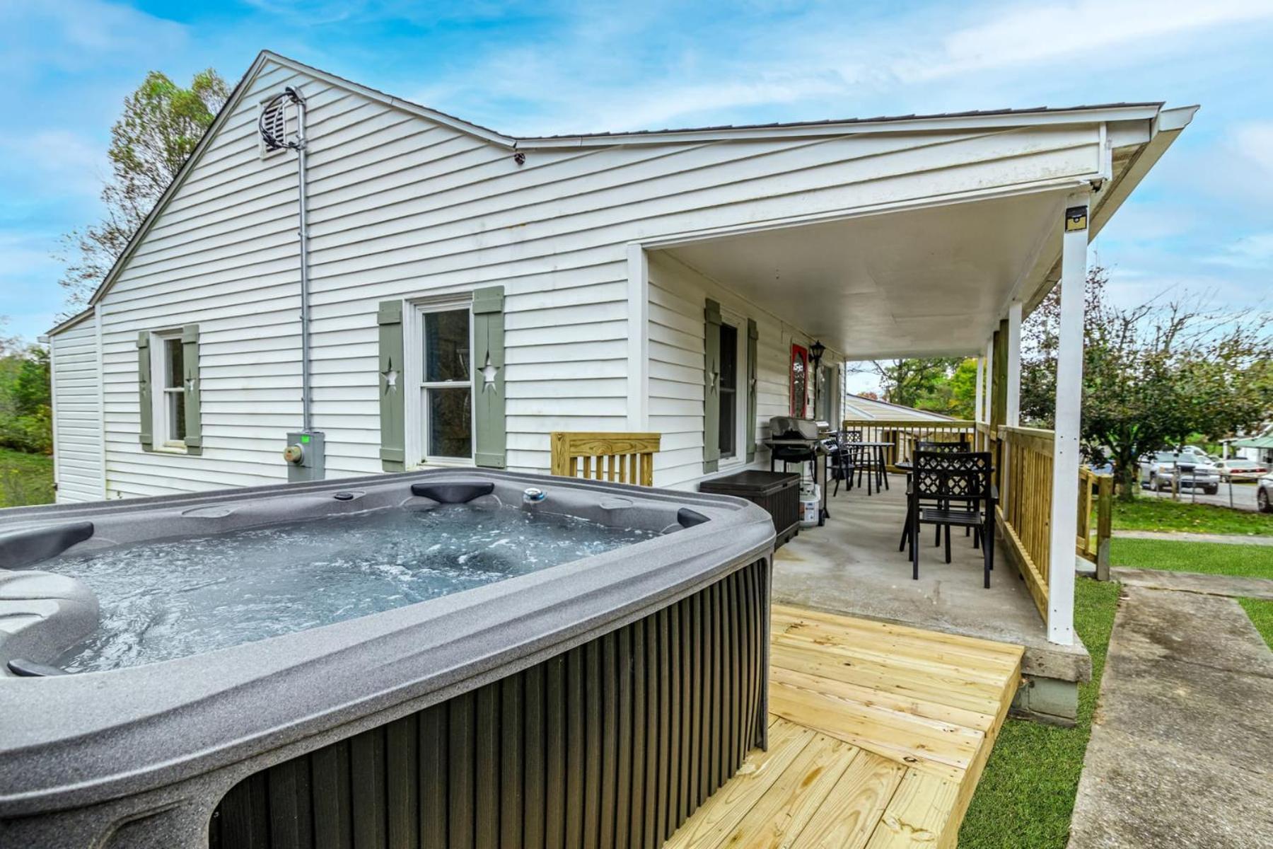 New River Gorge Cottage W Hot Tub, Fire Pit, Grill Oak Hill Exterior foto